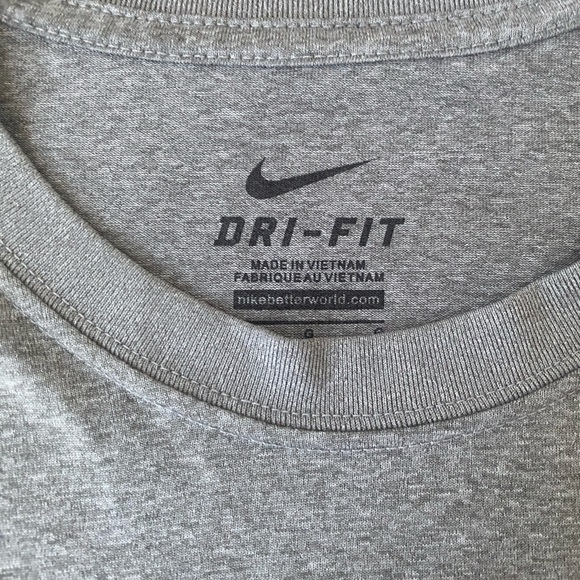 Nike University of Albany Football T-Shirt - Picture 7 of 7